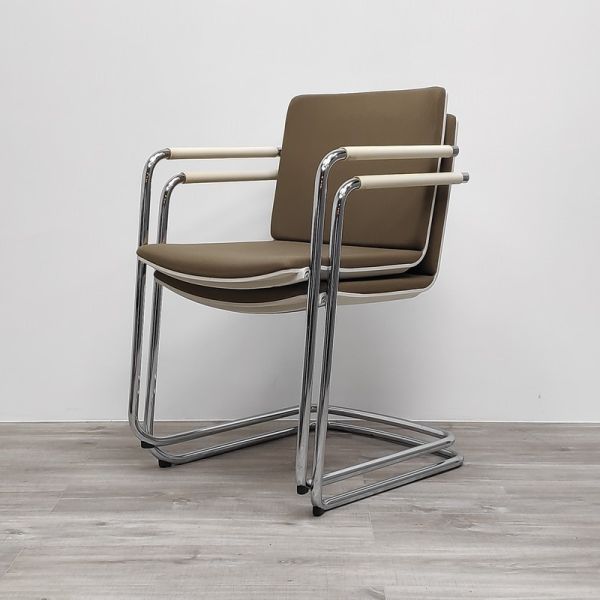 WILKHAHN luge empilable Brun