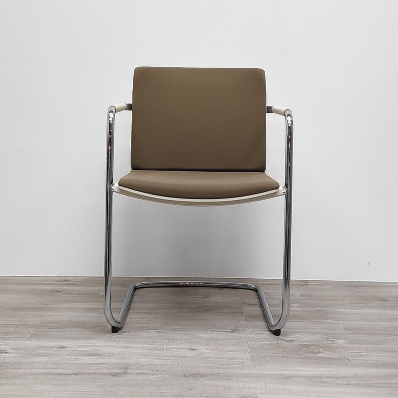 WILKHAHN luge empilable Brun