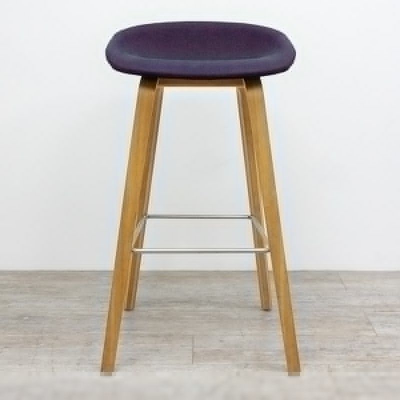Hay About a stool Violet