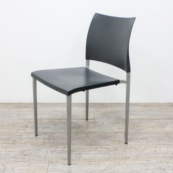 Chaises Zara multiples couleurs 2nd Choix