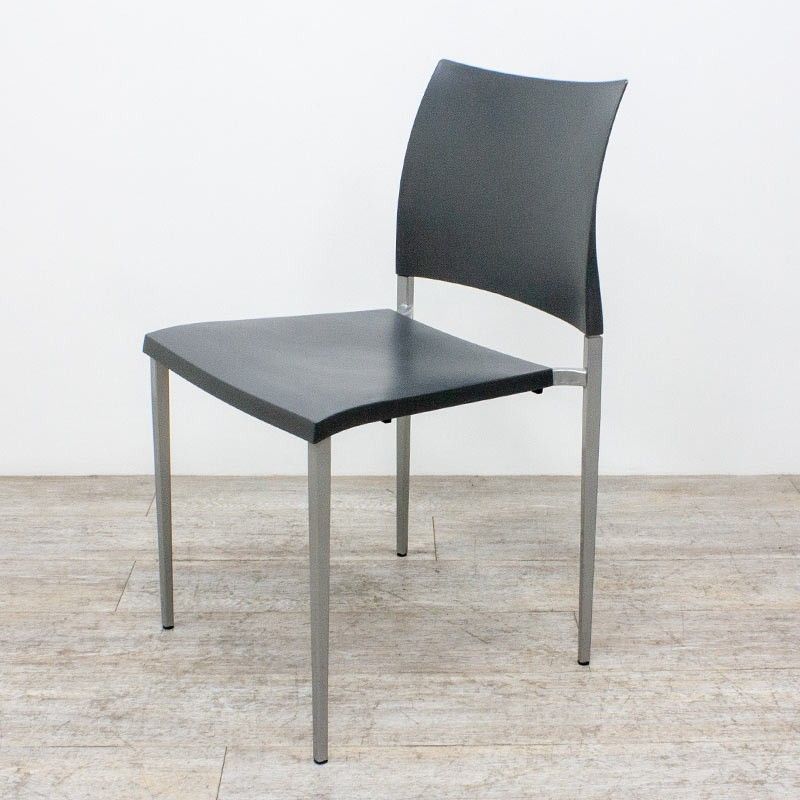 Chaises Zara multiples couleurs 2nd Choix