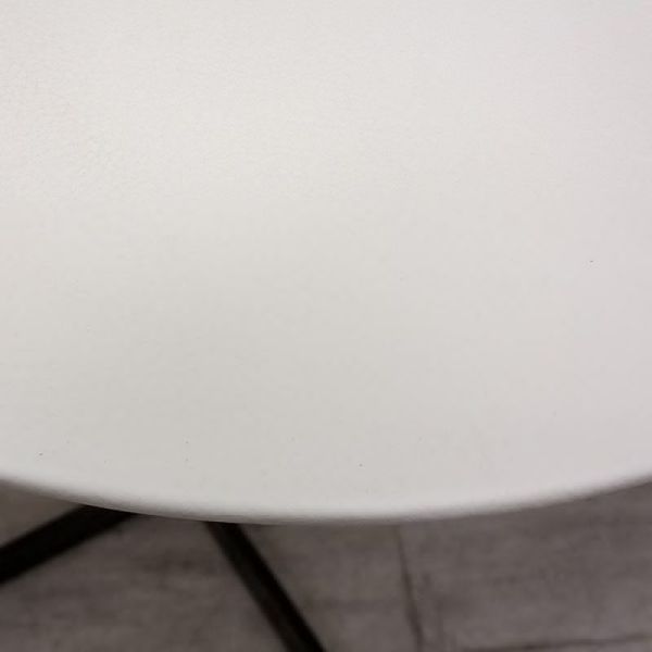 Poltrona Frau basse Cuir Blanc Ø 45