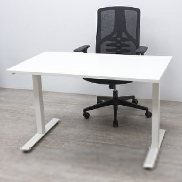 Bureau IKEA réglable en hauteur