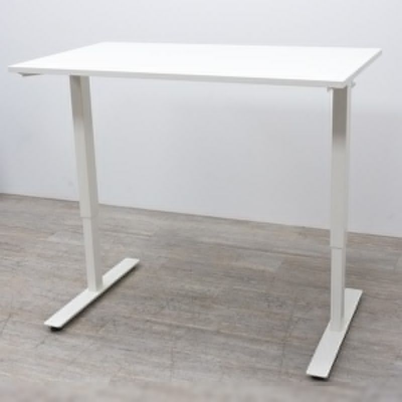 Bureau IKEA réglable en hauteur