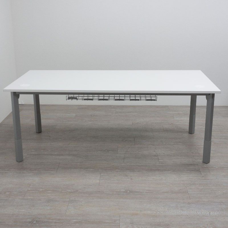 Bureau Kinnarps L180 Blanc / Gris