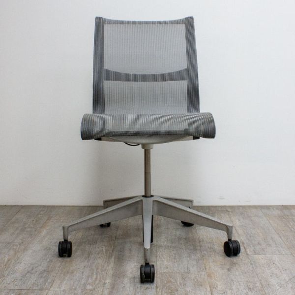 Herman Miller Setu sans accoudoirs Gris