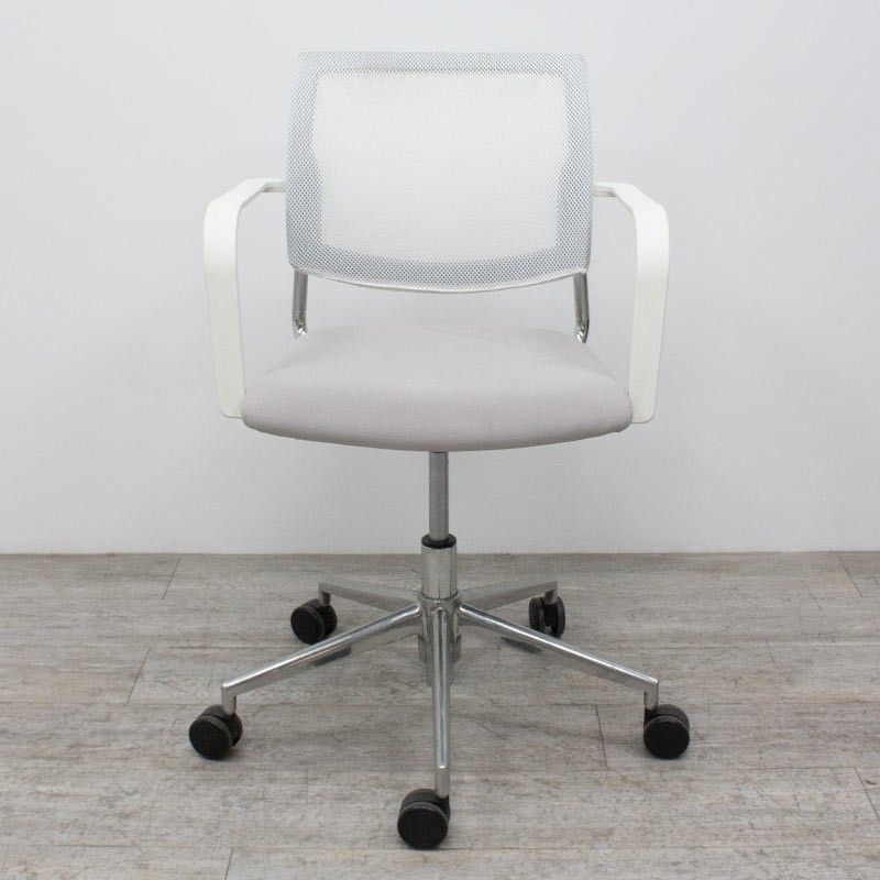 Chaise Sesta Q-44 Blanc et Beige