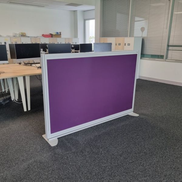 Cloison sur pied accoustique Violet
