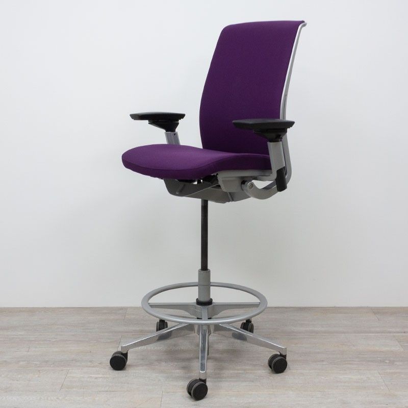 Steelcase Think 4D Violet