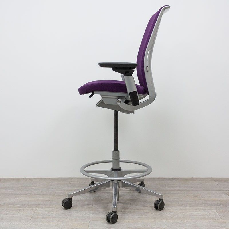 Steelcase Think 4D Violet