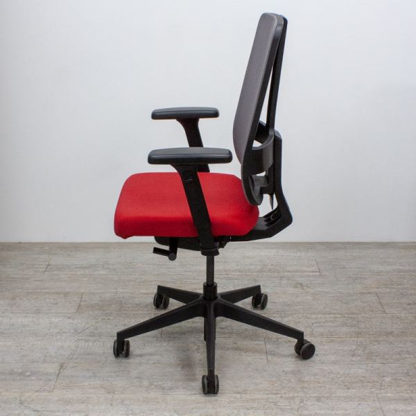 Majencia Drakkar rouge gris 3D