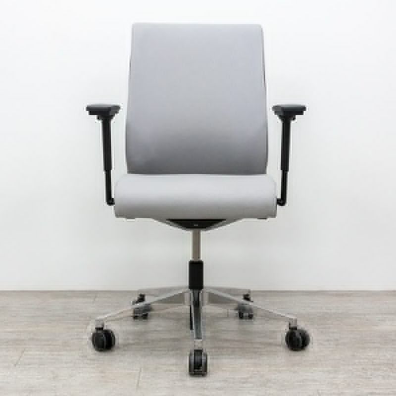 Steelcase Think V1 Gris 3D