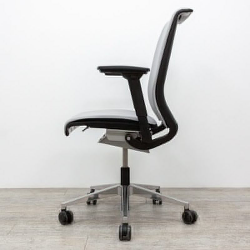 Steelcase Think V1 Gris 3D